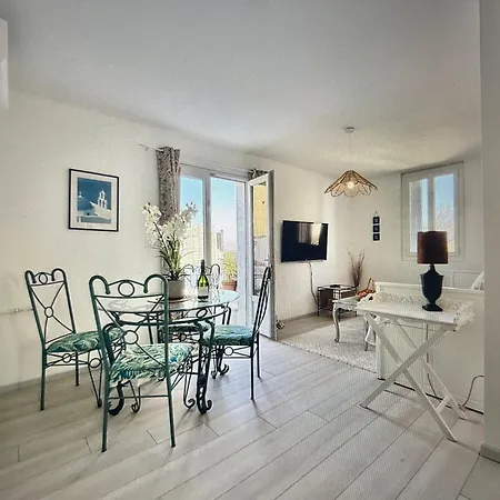 Daire Centre With Private Sunny Terrace *