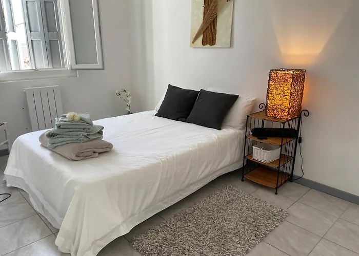 Daire Centre With Private Sunny Terrace