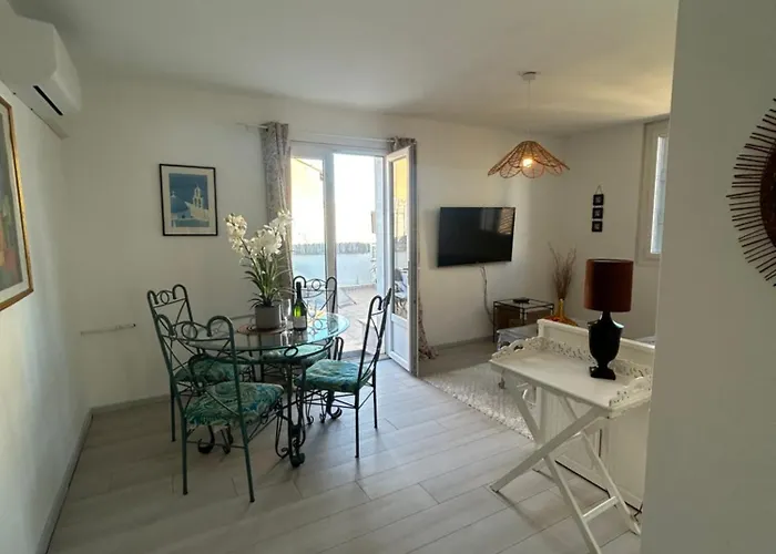 Daire Centre With Private Sunny Terrace