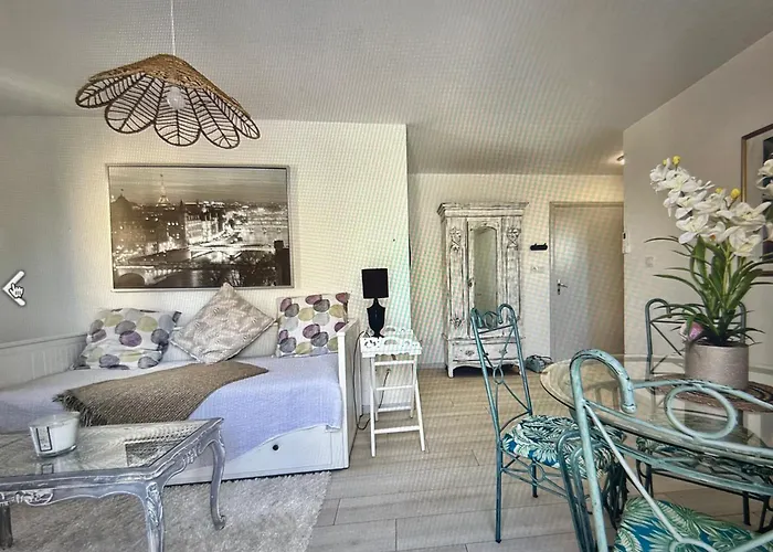 Daire Centre With Private Sunny Terrace